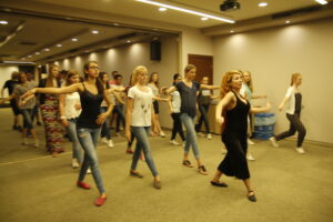 belly dance, gypsy dance, roman dance, folk dance workshop, sultanahmet, taksim, galata istanbul, turkey