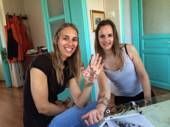 Turkish and Indian Style Henna Tattoo In Istanbul