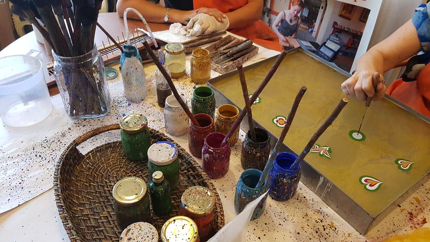 “Dance of Colors on Water”: Turkish Art Workshop Ebru