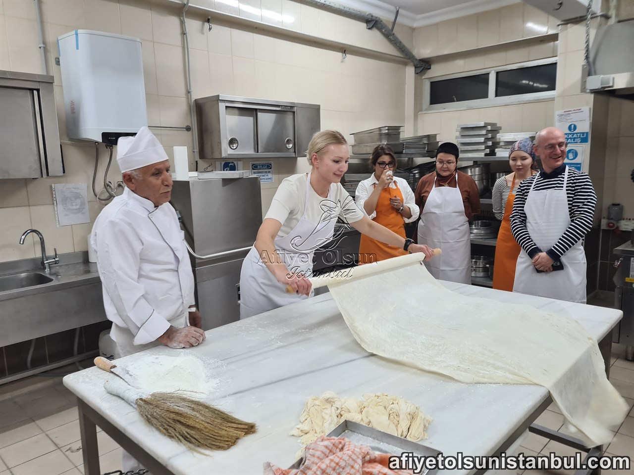 Turkish Baklava Workshops in Istanbul.Turkey.CÓMO HACER BAKLAVA ¡DESDE CERO! (POSTRE TURCO DELICIOSO)